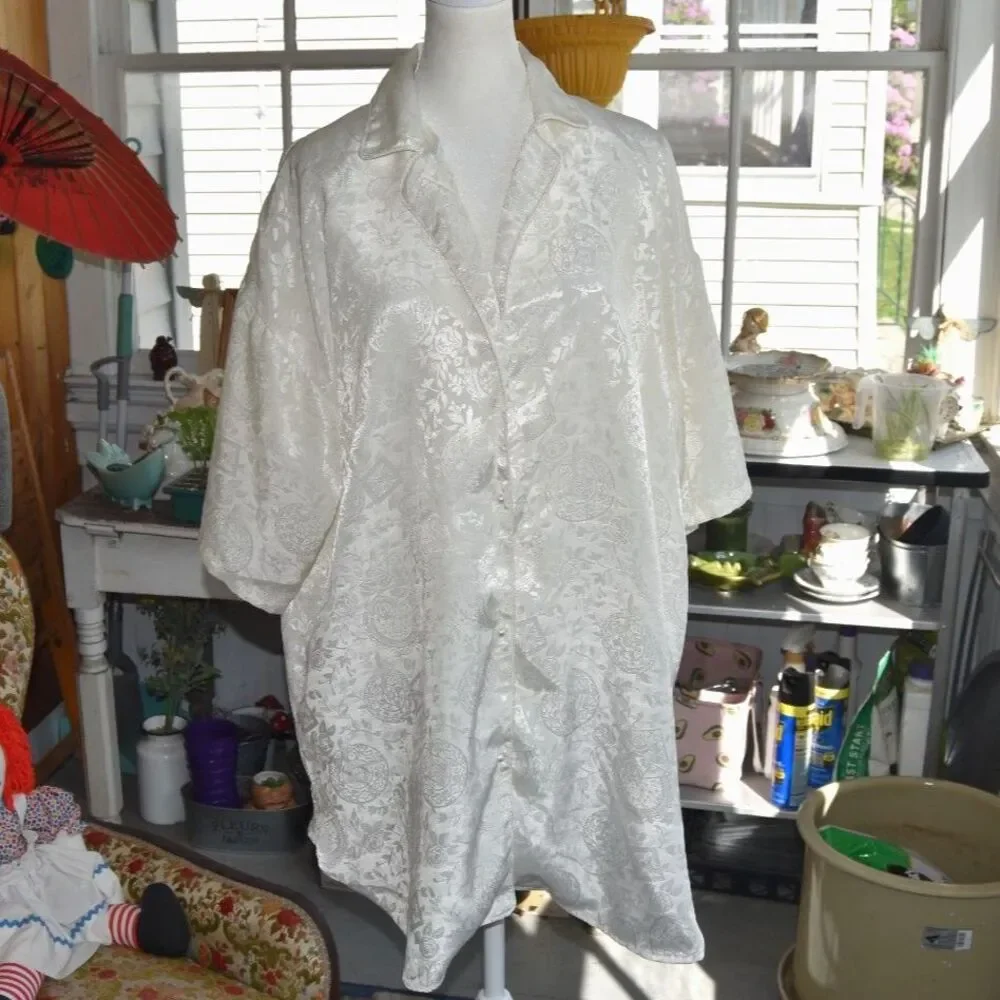 Vintage Victoria’s Secret White Jacquard Sleep Shirt M/L Oversized